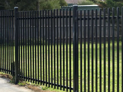 Заборы из профтрубы